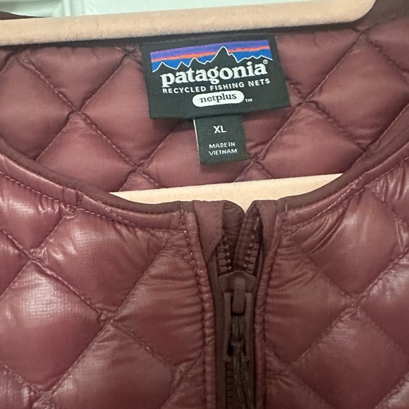 Patagonia 1/2 zip Burgundy maroon Quilted 90 % goose down jacket - Picture 2 of 6